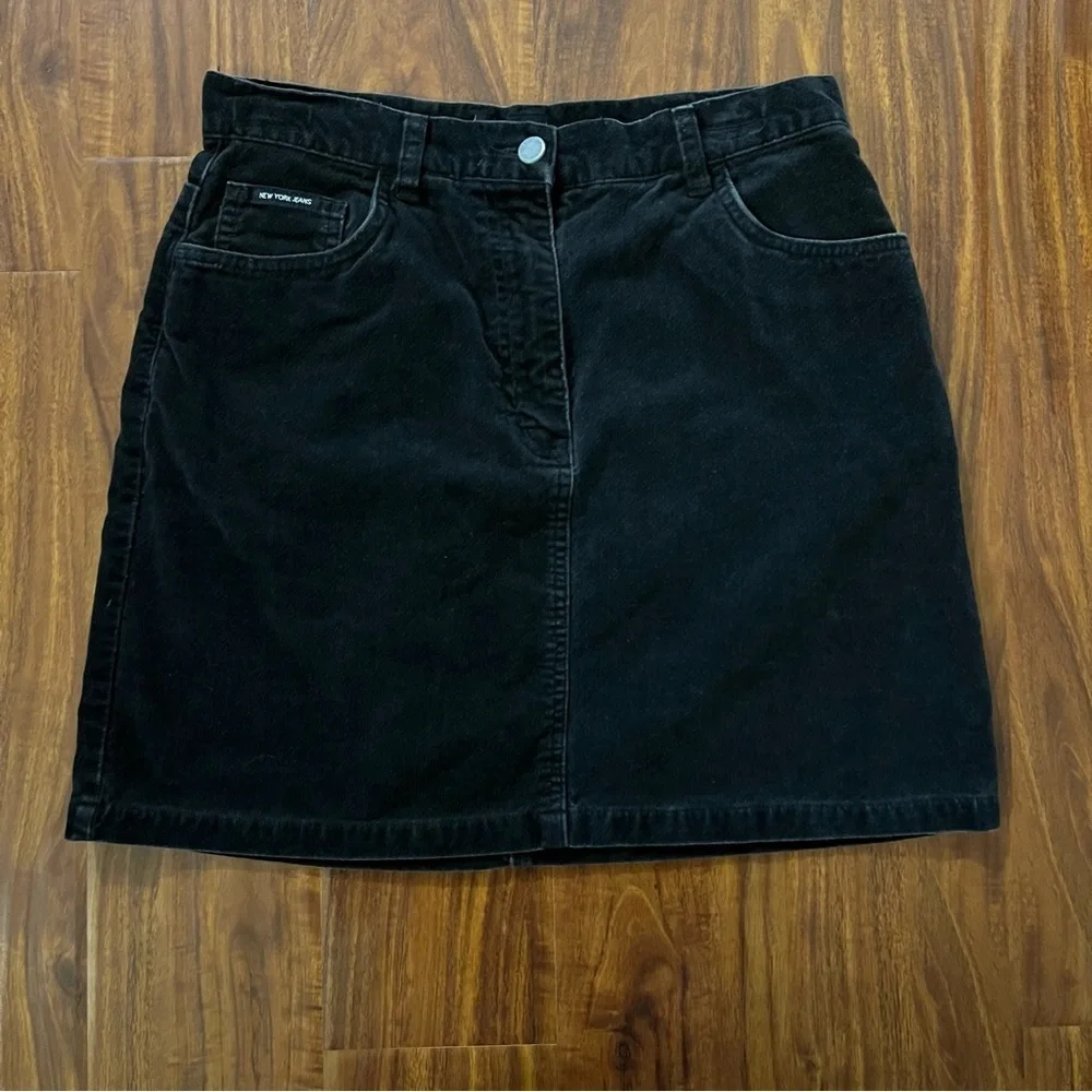 New York & Company NY Jeans Black Corduroy Mini Skirt size 8